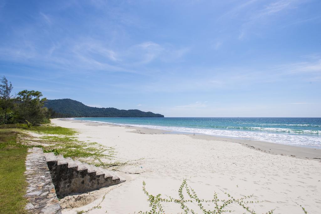 Sabah Beach Villas & Suites Kota Kinabalu Exterior photo