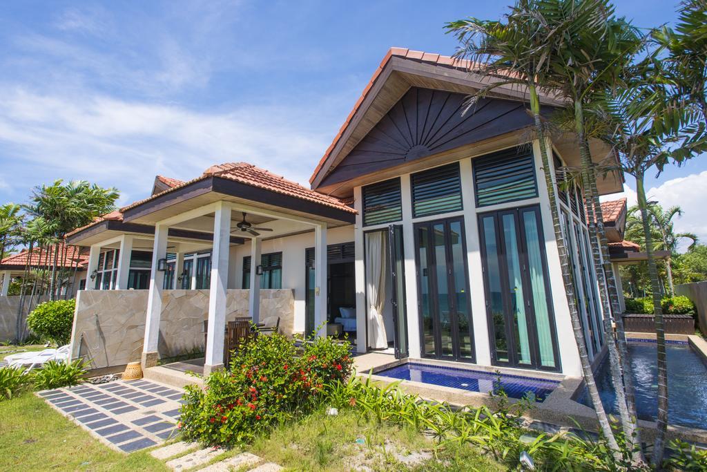Sabah Beach Villas & Suites Kota Kinabalu Exterior photo
