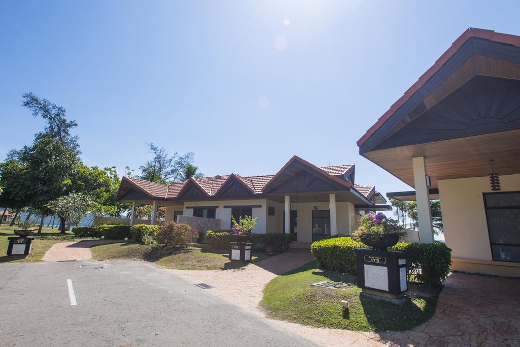 Sabah Beach Villas & Suites Kota Kinabalu Exterior photo