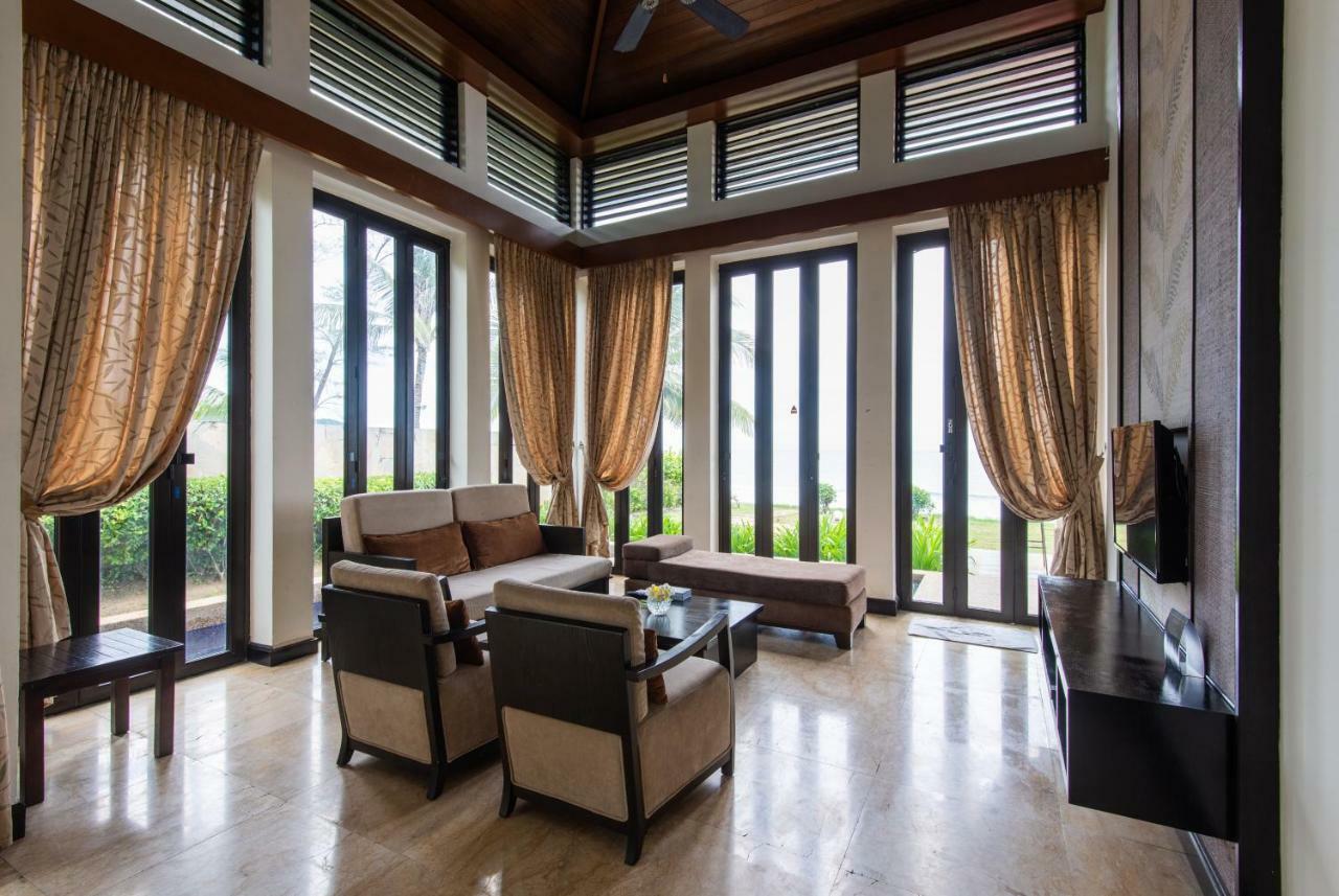 Sabah Beach Villas & Suites Kota Kinabalu Exterior photo