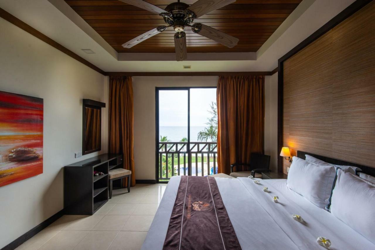 Sabah Beach Villas & Suites Kota Kinabalu Exterior photo