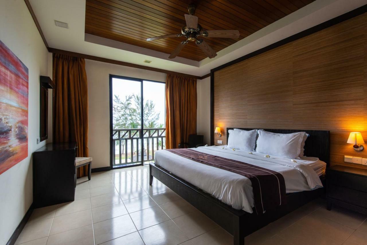 Sabah Beach Villas & Suites Kota Kinabalu Exterior photo